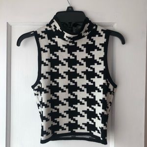 Patterned sleeveless tee
